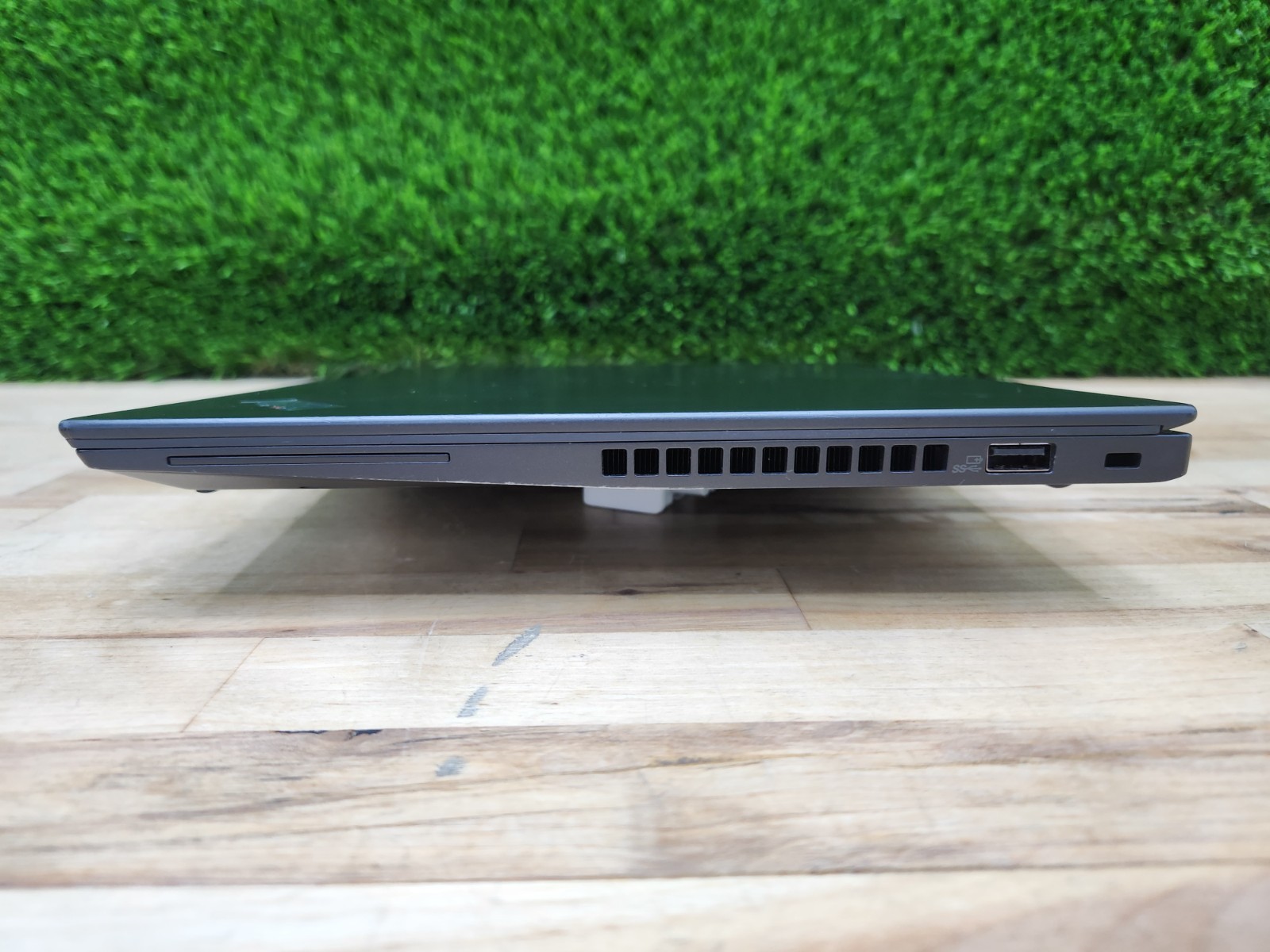 Lenovo ThinkPad T490s FHD Touchscreen i7-8665U 16GB 256GB SSD Windows 11 Pro ~