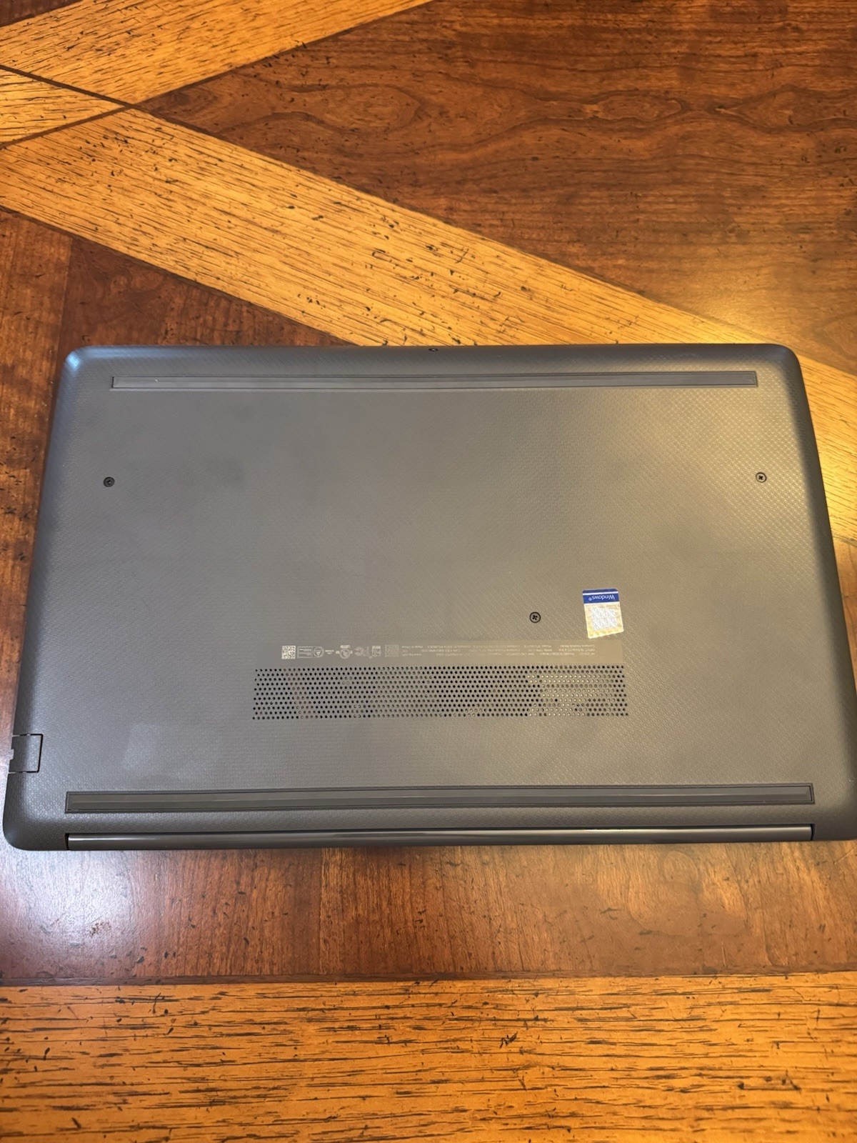 Hp 255 G7 AMD A6 9225 2.6ghz 8gb Power supply included