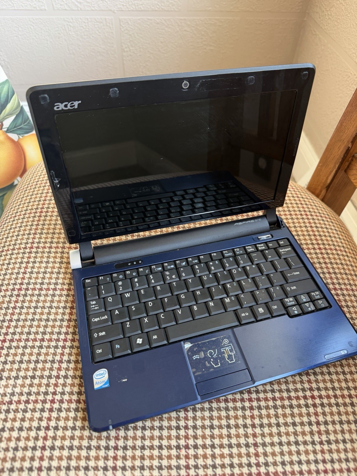 Acer Aspire One D260 Netbook Untested No Charger AS-IS