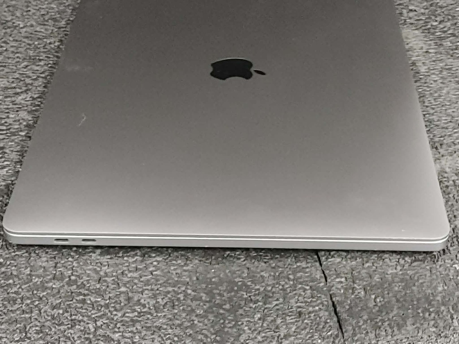 Apple A2141 16inch Intel i7-9750H 2.60GHz 16GB DDR4 500GB Intel UHD Graphics 630