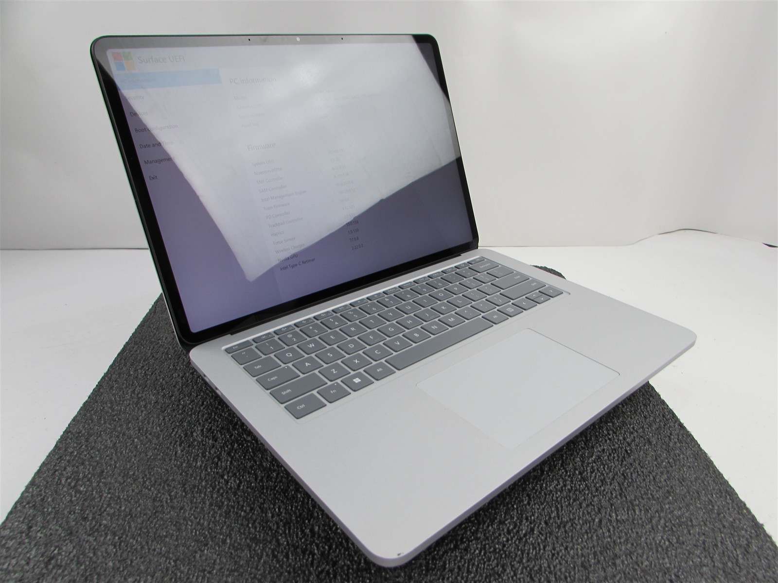 Microsoft Surface Laptop Studio 1964 i7-11370H 1TB SSD 32GB RTX A2000 *No A/C*