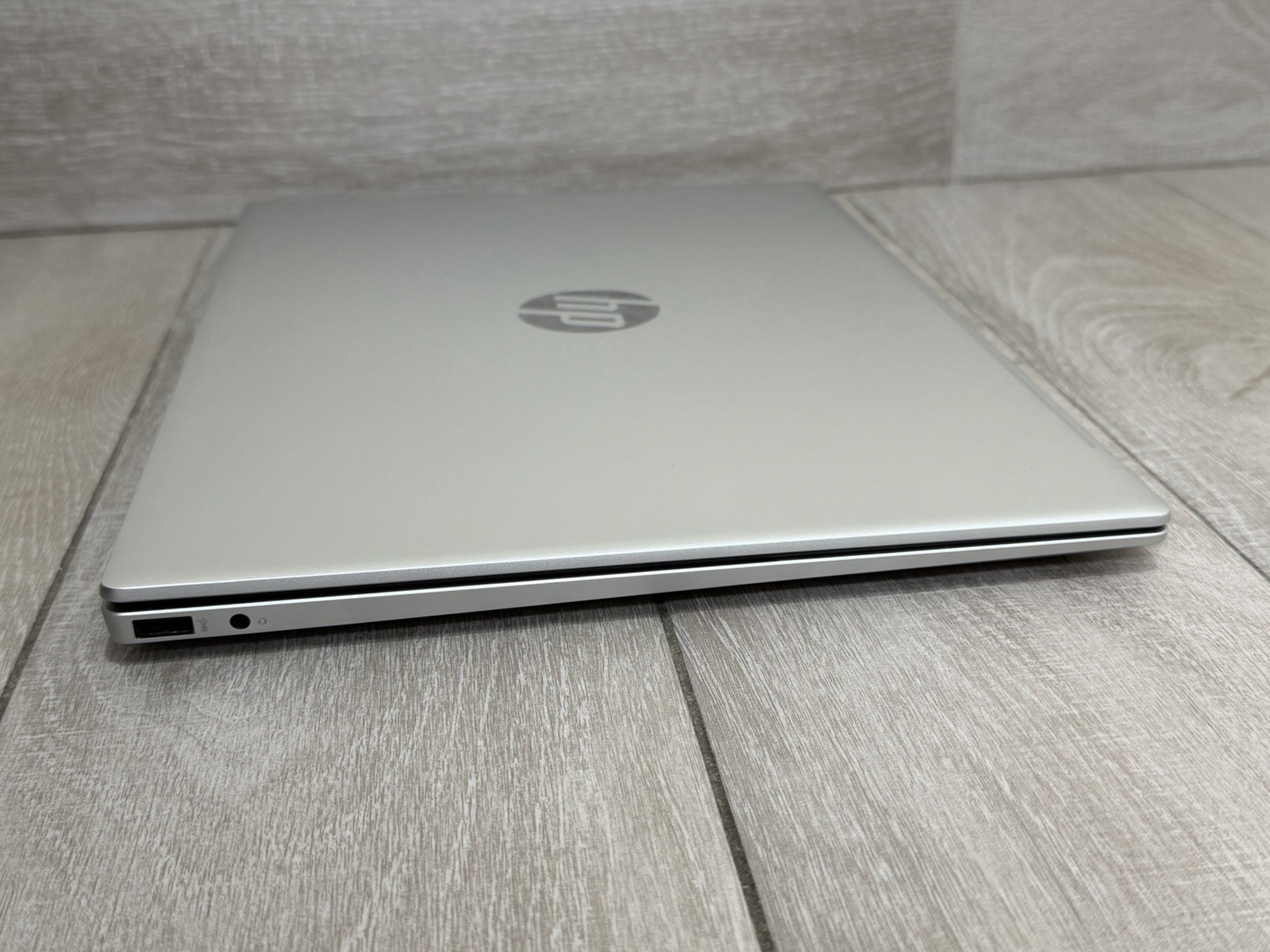 HP Pavilion 16-af0010nr 16″ Touch Laptop Core Ultra 5 125U 8GB RAM 512GB NVMe