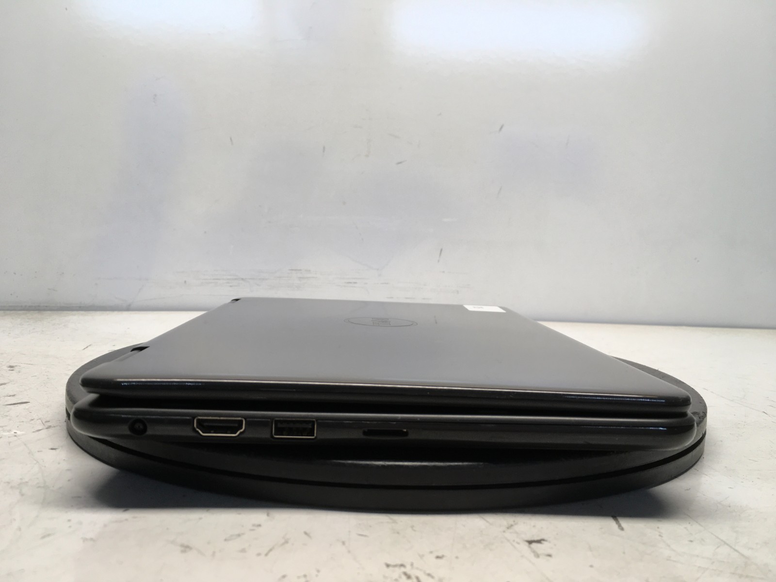 Dell Inspiron 3179 Intel M3-7Y30 1GHz 4 GB NO HDD