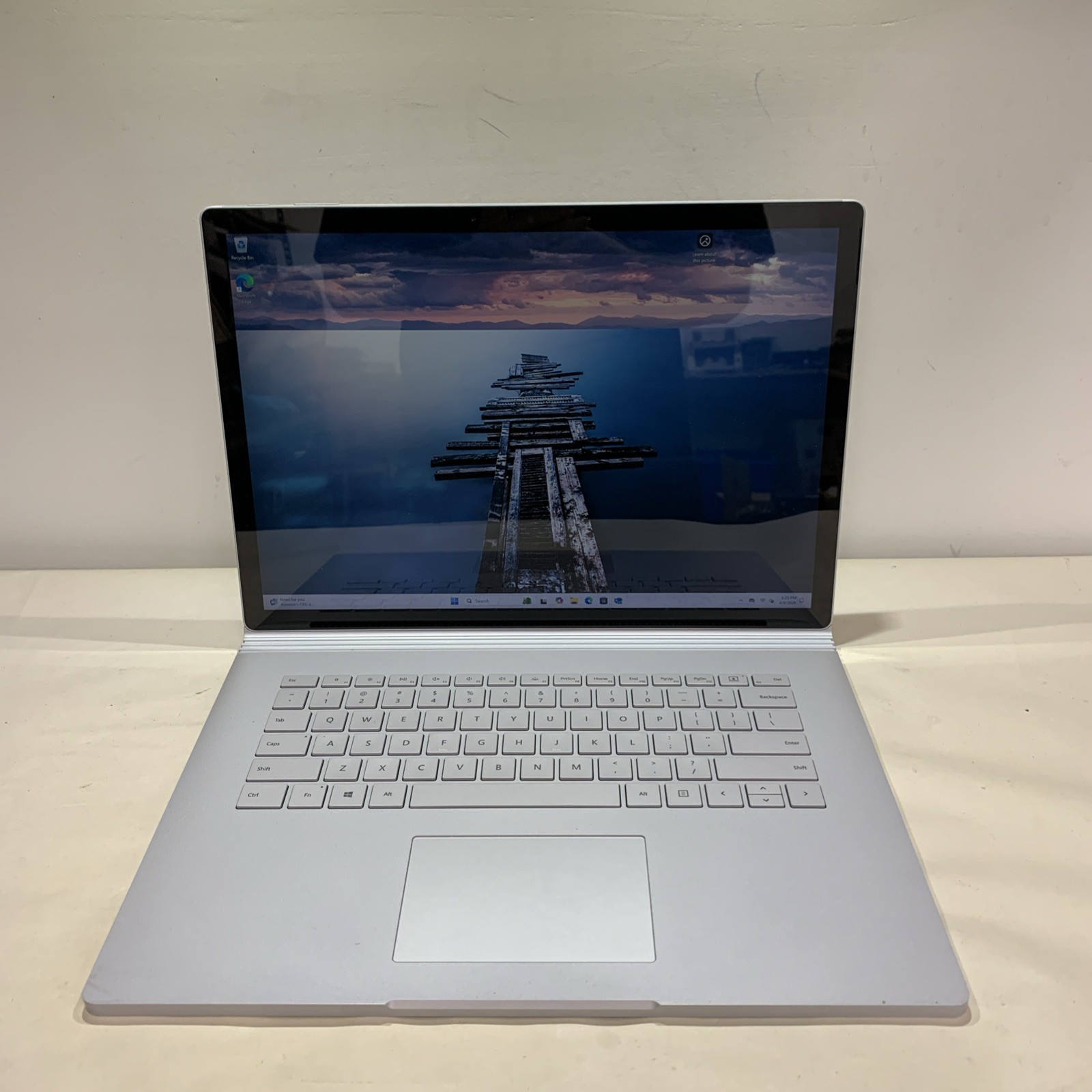 Microsoft Surface Book 2 i5-8350U 16GB RAM 256GB SSD Win11 Pro