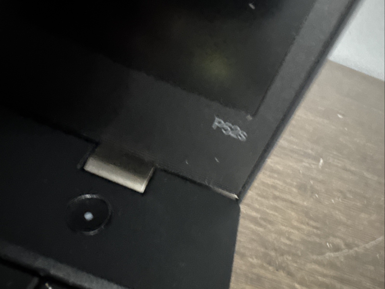 Lenovo ThinkPad P52s – No Battery / HDD / RAM – Parts or repair