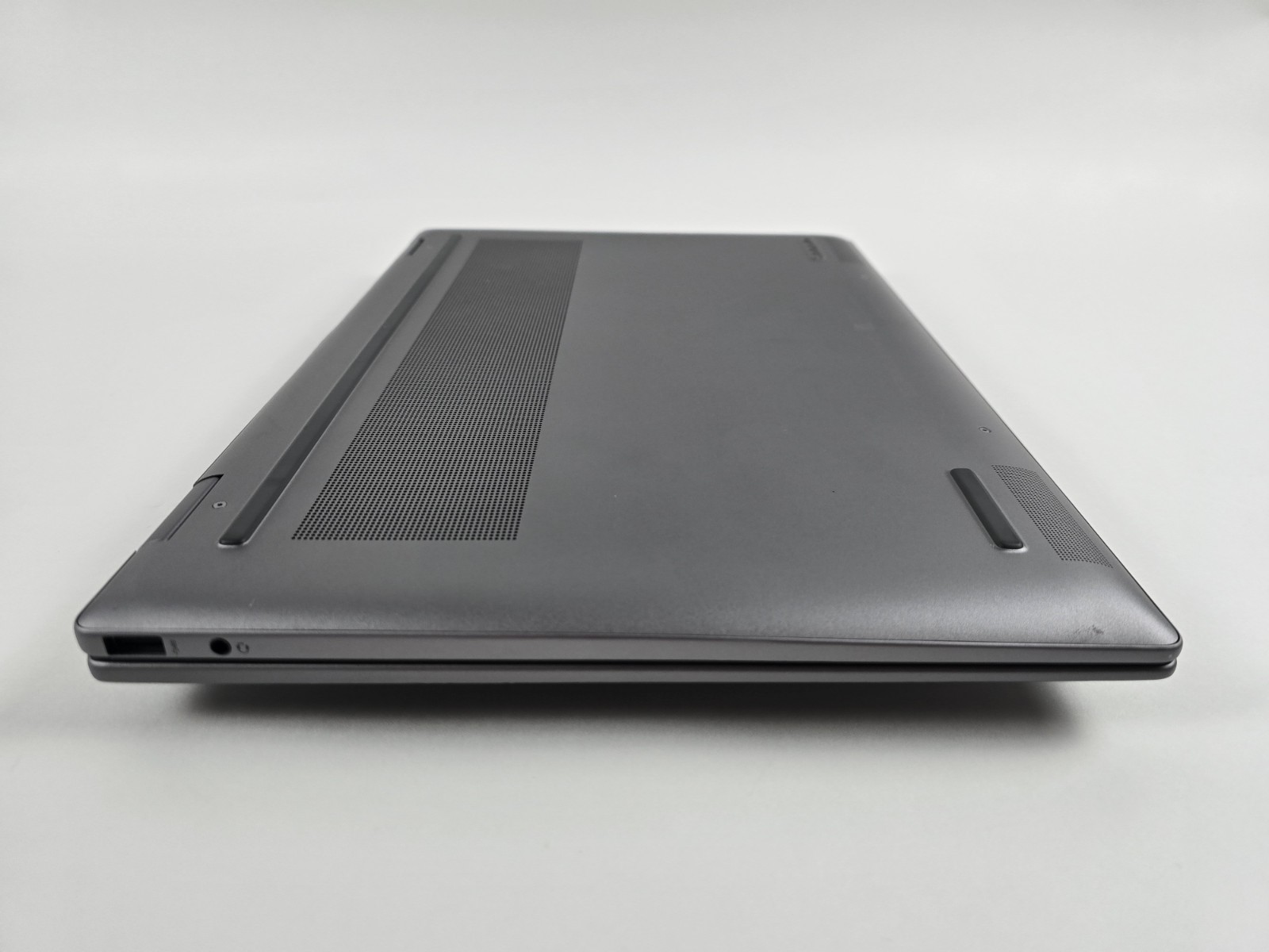HP Envy x360 16″ WUXGA 2-in-1 Touch Ryzen 7 8840HS 16GB 1TB SSD – Used