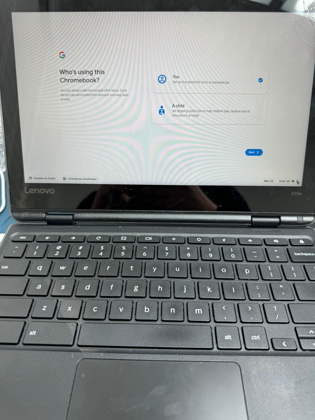 Lenovo 300e Touchscreen Chromebook 11.6″ 4GB 32gb SSD *SEE PHOTOS/DESCRIP.*