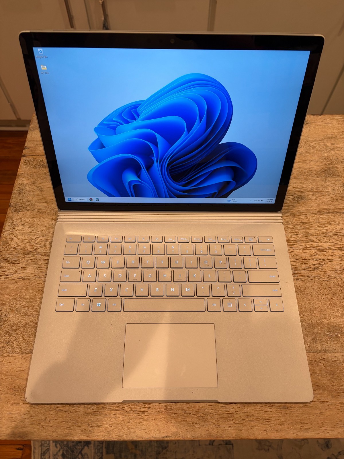 Microsoft Surface Book 2 1832 13.5″ i5 8350U 1.70GHz/ 8GB / 256GB SSD / Adapter