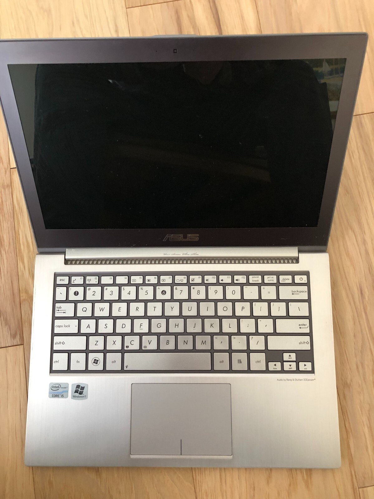 Asus UX21 Series Ultra Slim Notebook – Intel Core i5 2nd Gen 4GB RAM