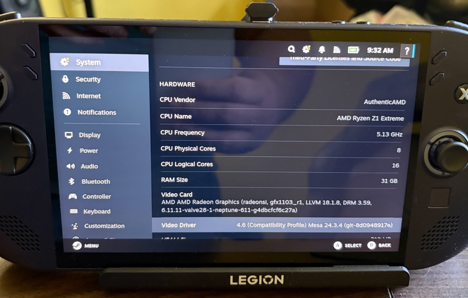 Lenovo Legion Go S Z1 Extreme SteamOS
