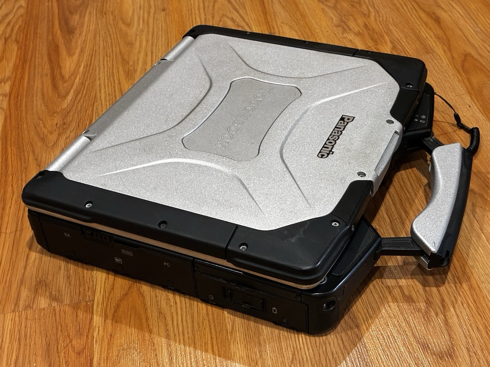 Panasonic Toughbook CF-30 MK1 | 3GB RAM | 120GB SSD | Win XP SP3 | No AC⁠