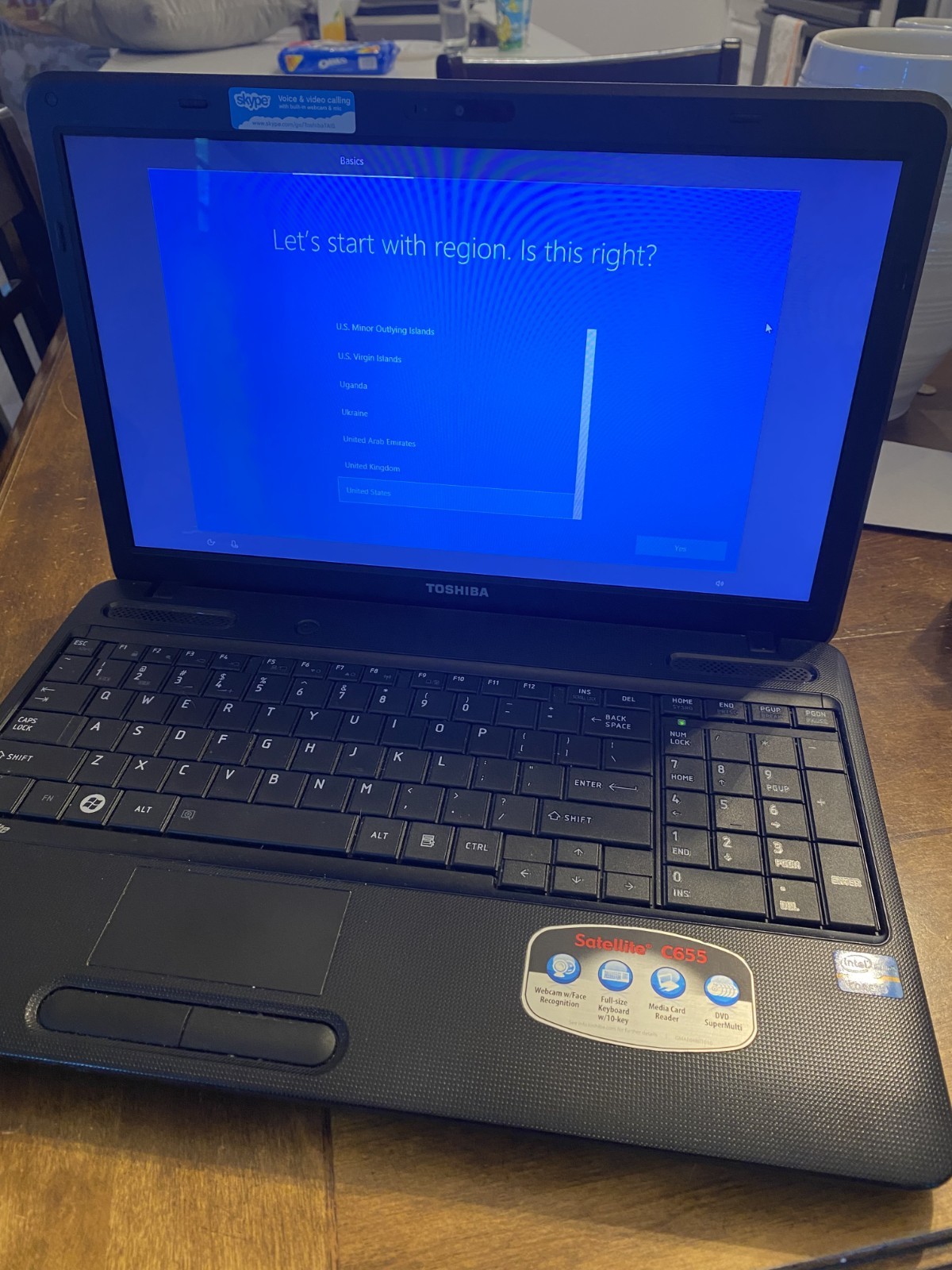 TOSHIBA SATELLITE C655-S5547 USED with Charger Adapter
