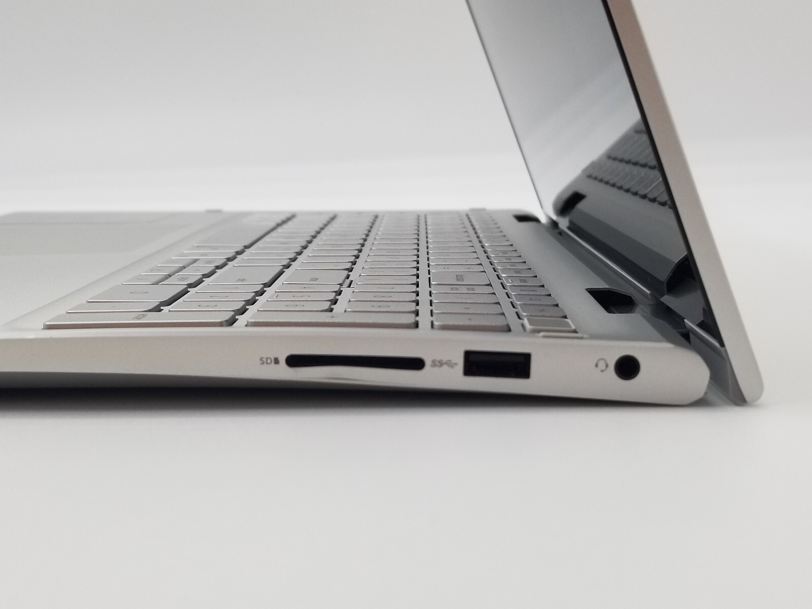 Dell Inspiron 15.5″ 7506 2 in 1 Laptop PC Intel i7-11th Gen 16GB Ram 512GB NVMe.