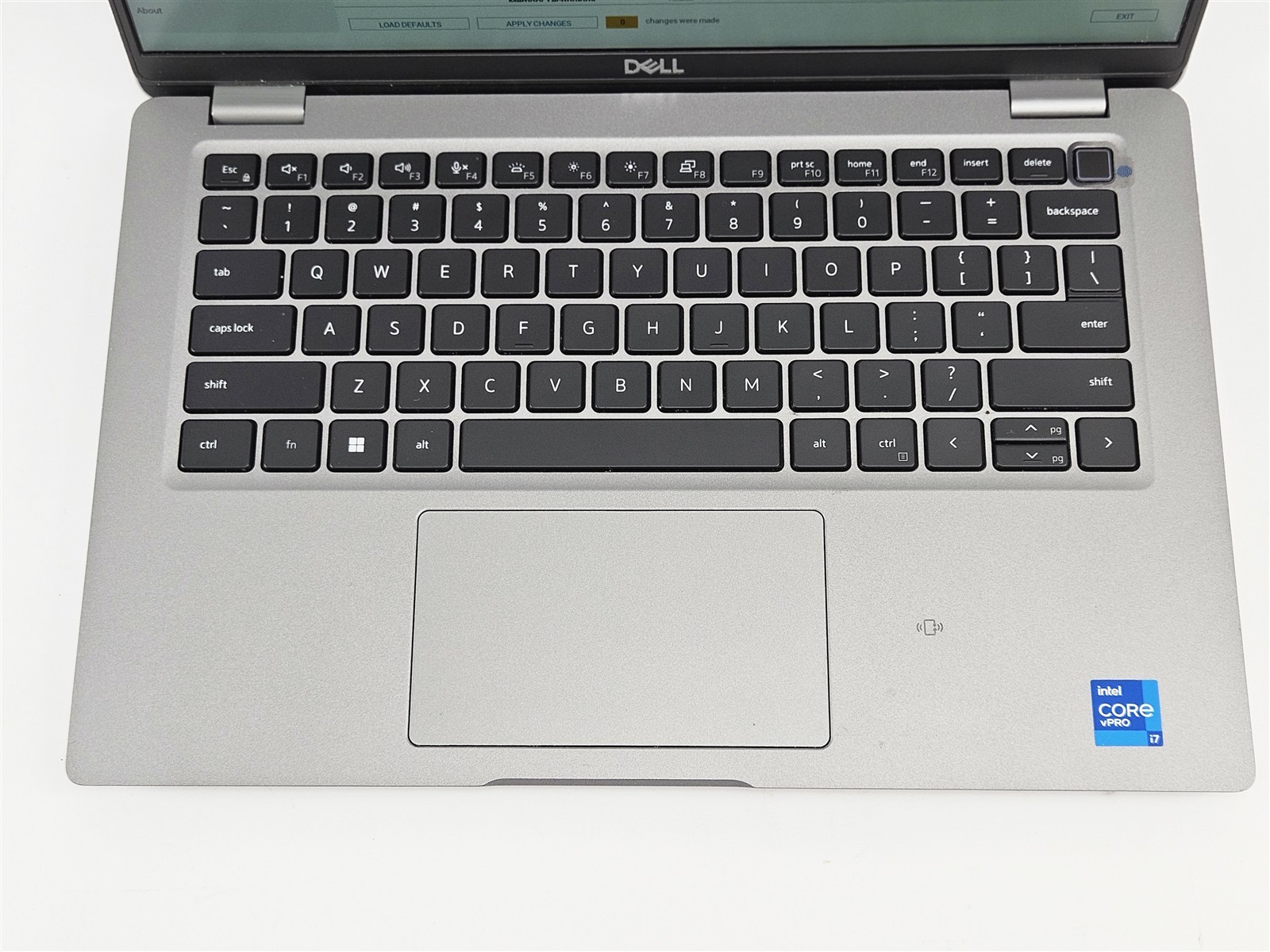 Dell Latitude 5421 14″ 2.5GHz i7-11850H 16GB RAM 256GB SSD No OS discoloration