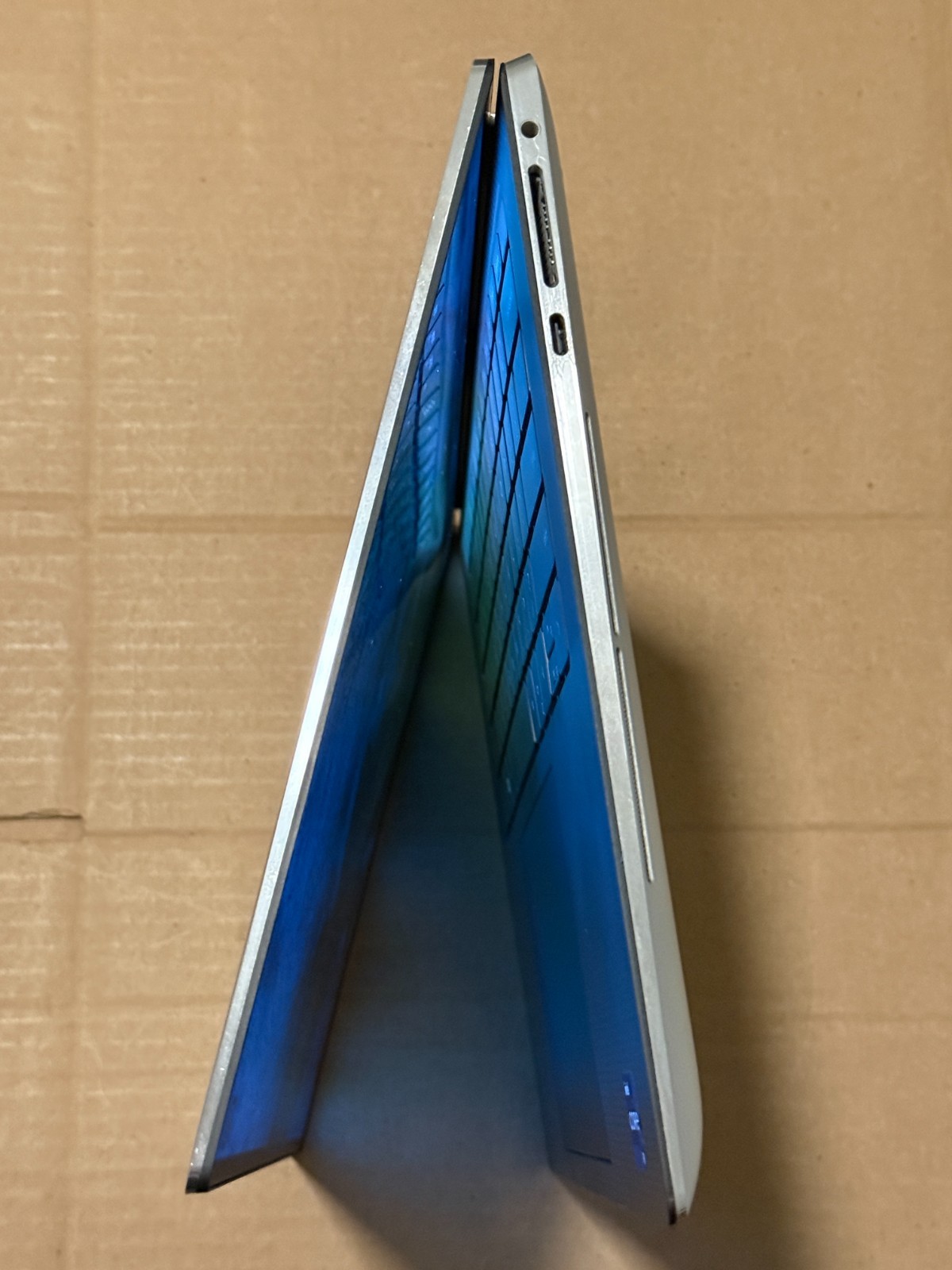 Dell XPS 15 9520 i9-12900HK OLED 32GB 512GB SSD GeForce RTX 3050 Ti Touchscreen