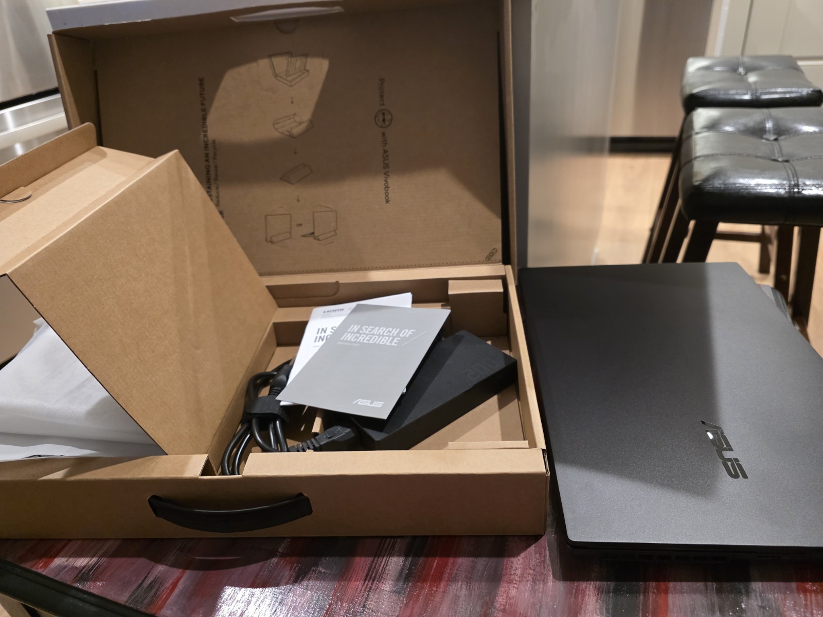 ASUS 15.6 OLED Q533M Intel Ultra 7, 16GB DDR5, Nvidia RTX 3050 6Gb, 1TB SSD