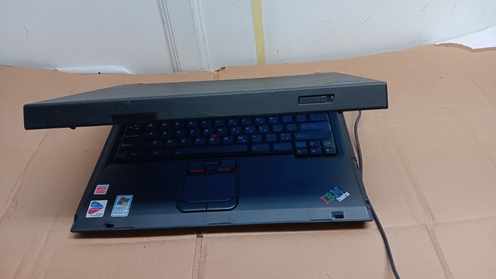 Retro Loaded IBM Thinkpad R52 Gaming Laptop 1.73 GHz 2 GB Ram Windows XP Hme SP3