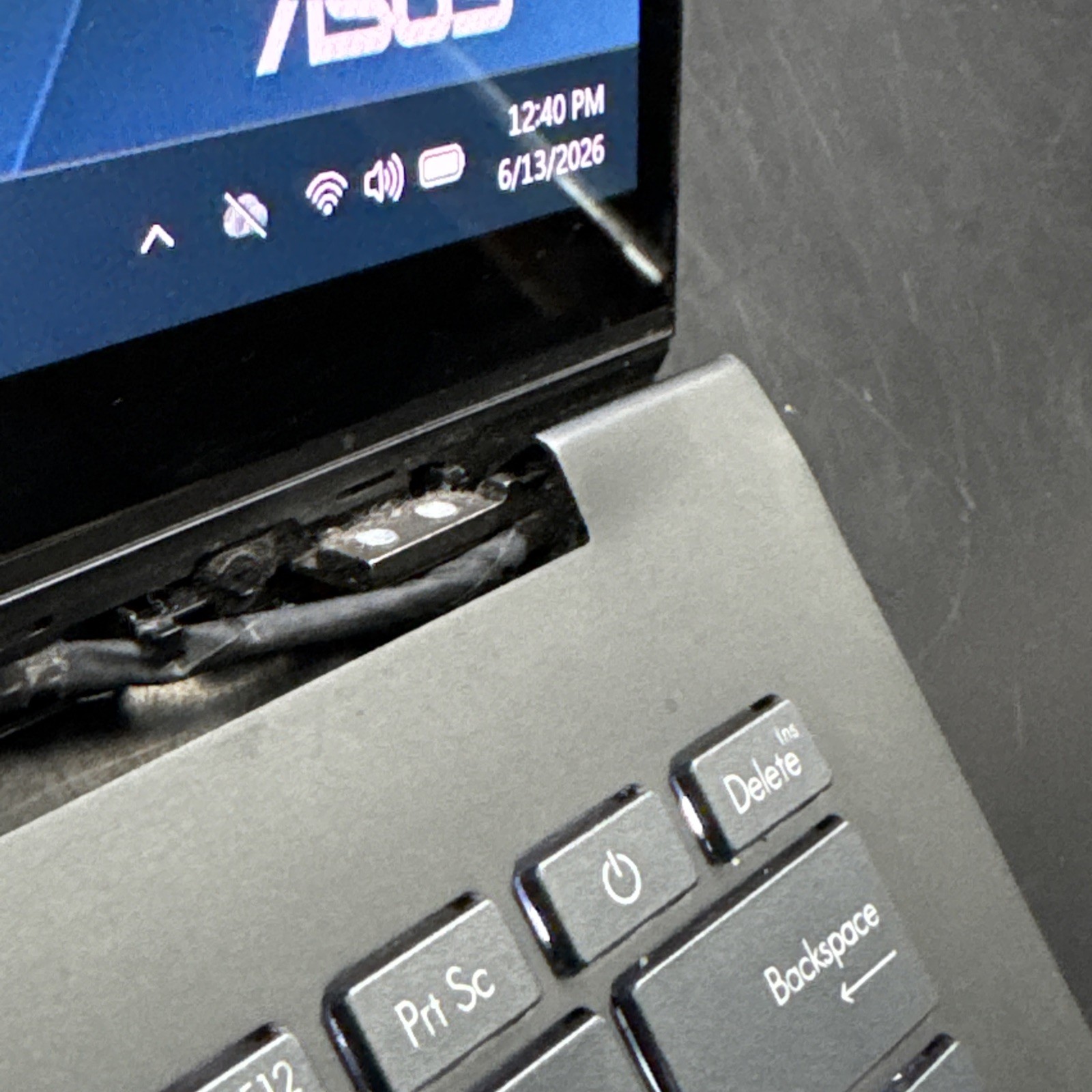 Asus Zenbook 14 Q425M OLED Touch Intel Ultra 7 155H 16GB RAM 1TB *cracked screen