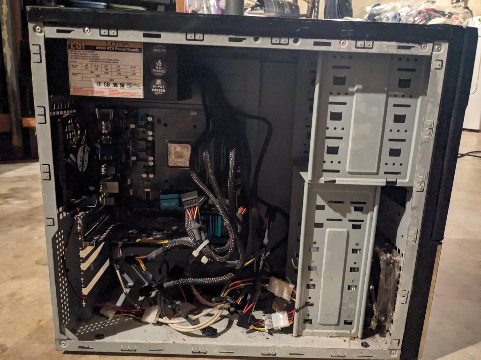 LOCAL PICKUP ONLY – Xion Xon II / Apevia X-Cruiser For Parts PC Lot