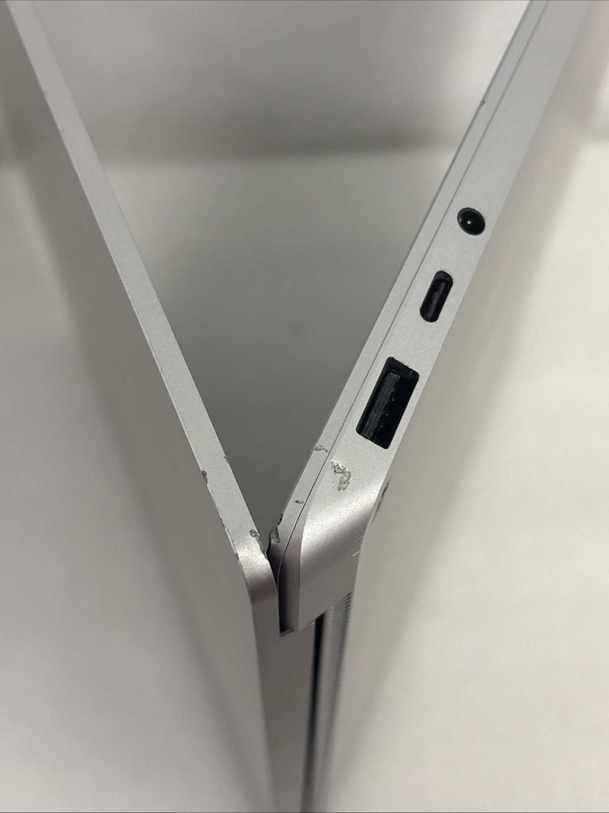 Microsoft Surface Laptop 3 (1872) 15″ 128GB, Intel i5 10th, 8GB – Platinum