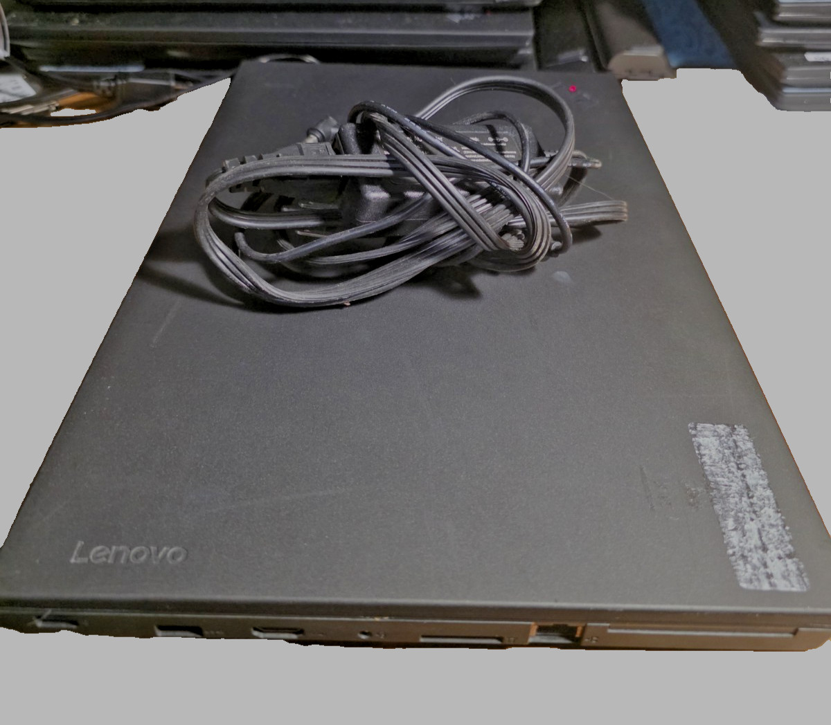Lenovo ThinkPad T560 15.6″ Core i5-6300U 2.4Ghz 8GB RAM 320GB HHD Black Laptop