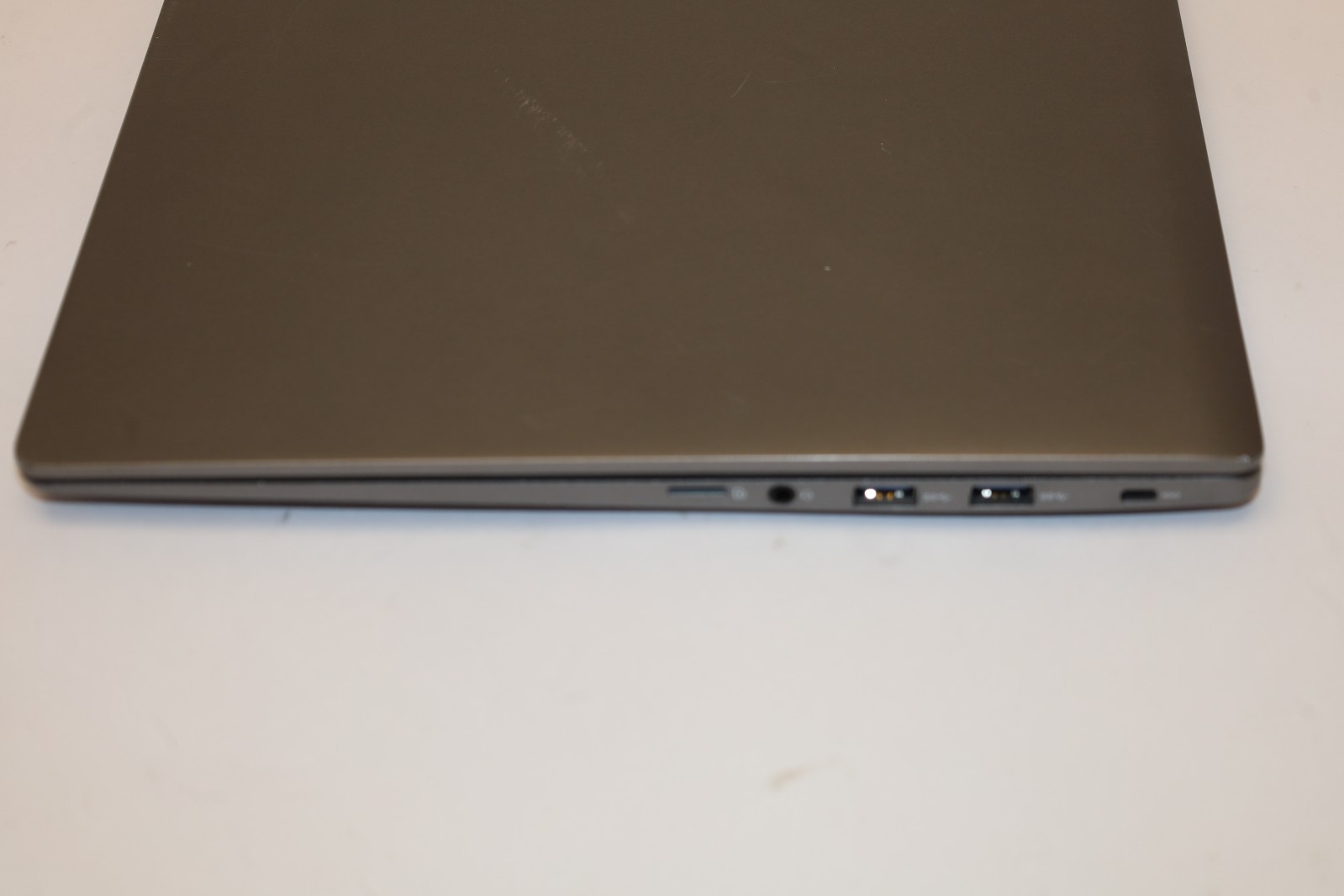 LG Gram 17″ (Intel Core i7-106567 512GB SSD, 16GB RAM) Laptop