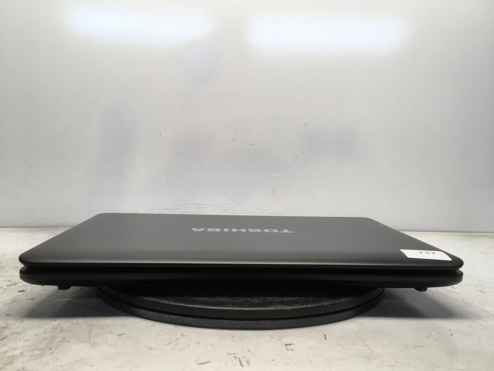 Toshiba Satellite C655D-S5300 AMD E-300 1.3GHz 4 GB NO HDD No Batt