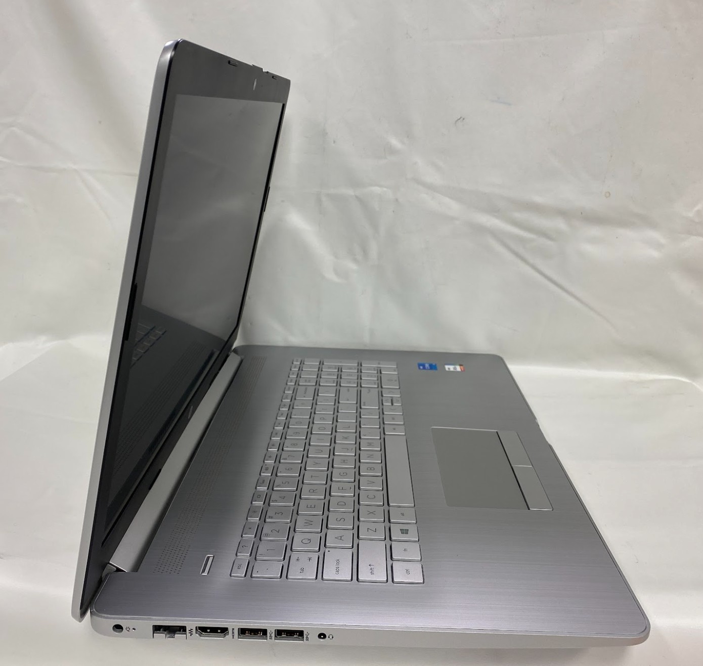 HP 17 Laptop, 17.3″ FHD IPS 100% sRGB Display, Intel Core i5-1135G7, Win 11,used