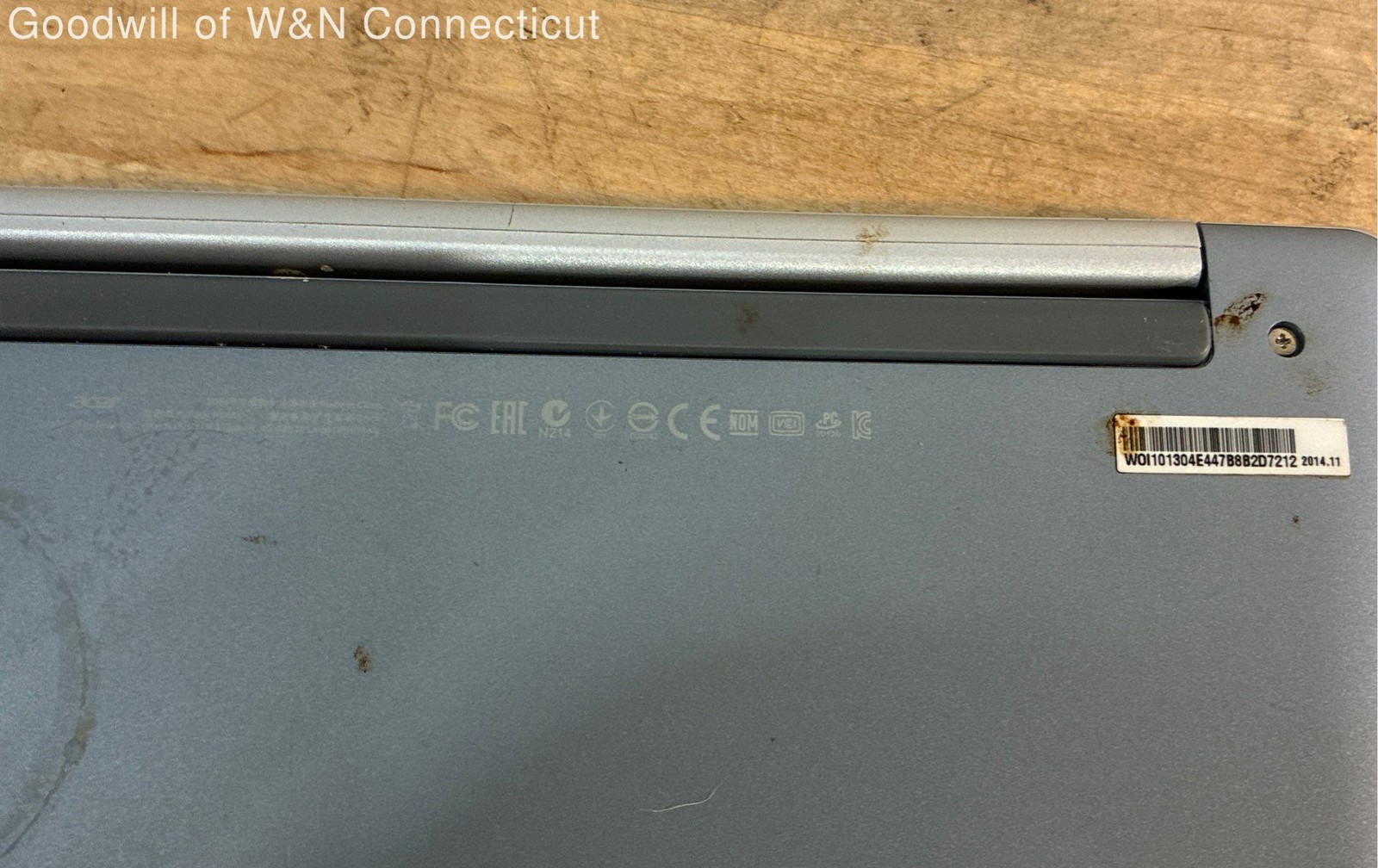 Acer Aspire Switch 10 2-in-1 Laptop Tablet Cracked Screen Not Tested