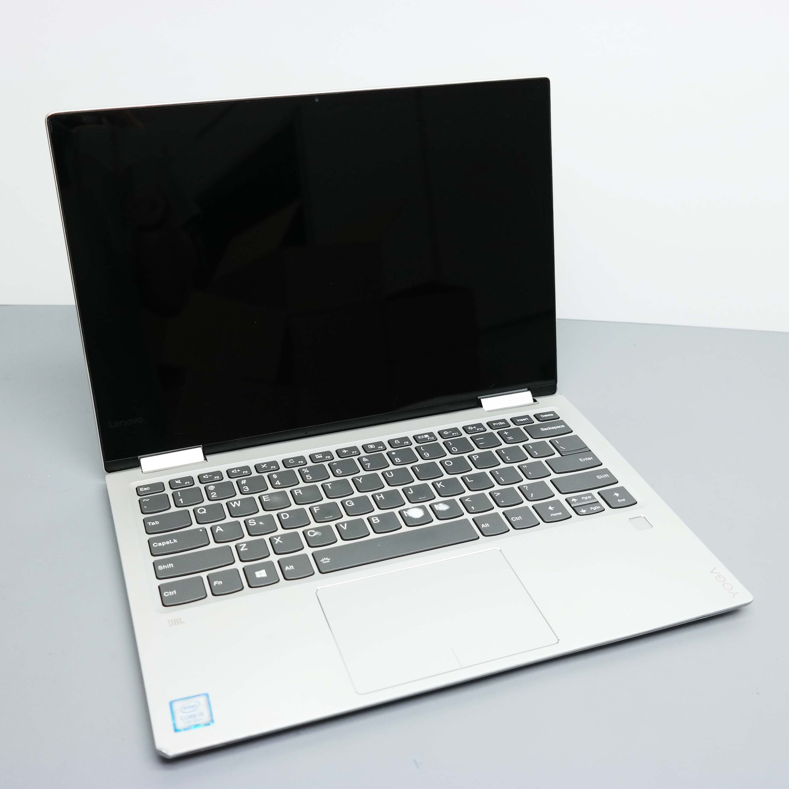 Lenovo Yoga 720 13.3″ Core i5-7200U 8GB 256GB SSD Silver