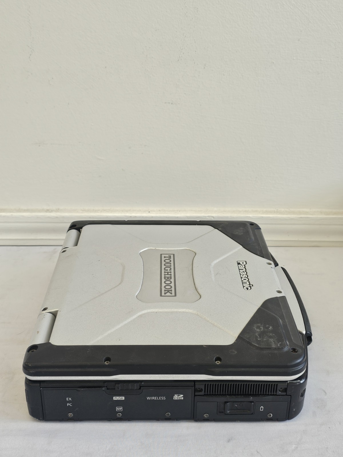 Panasonic Toughbook CF-81 Laptop – Intel i5-M520 – 2GB RAM 160GB HDD Win 10 READ