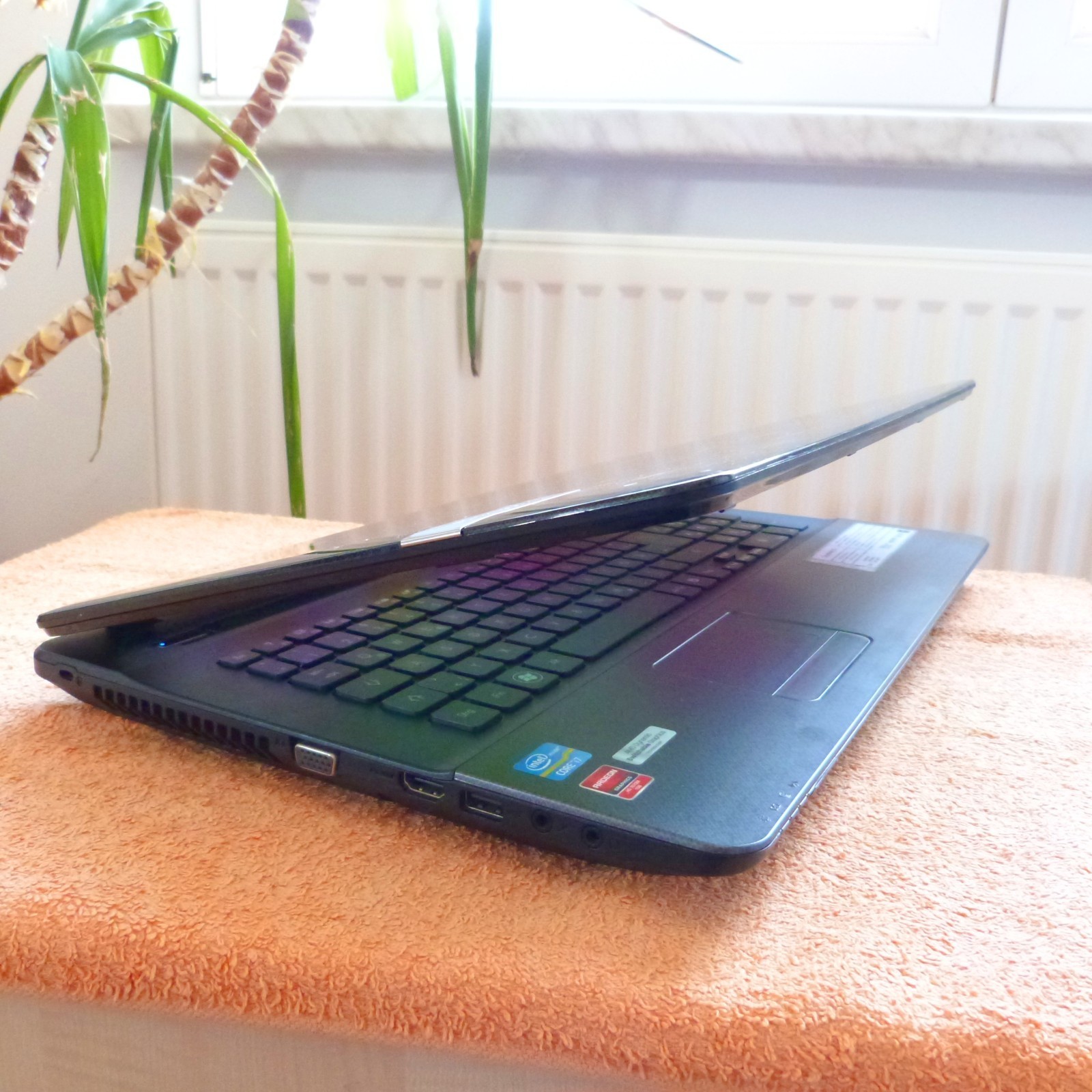 PB LS11 Multimedia 17 inch HDPLUS I 1TB SSD Windows 11 l 8GB RAM Core i7 DVDRW