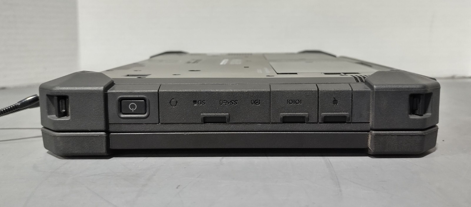 Dell Latitude 7220 Rugged Extreme Tablet w/OEM Keyboard i7-8665U 16GB 512GB NoOS