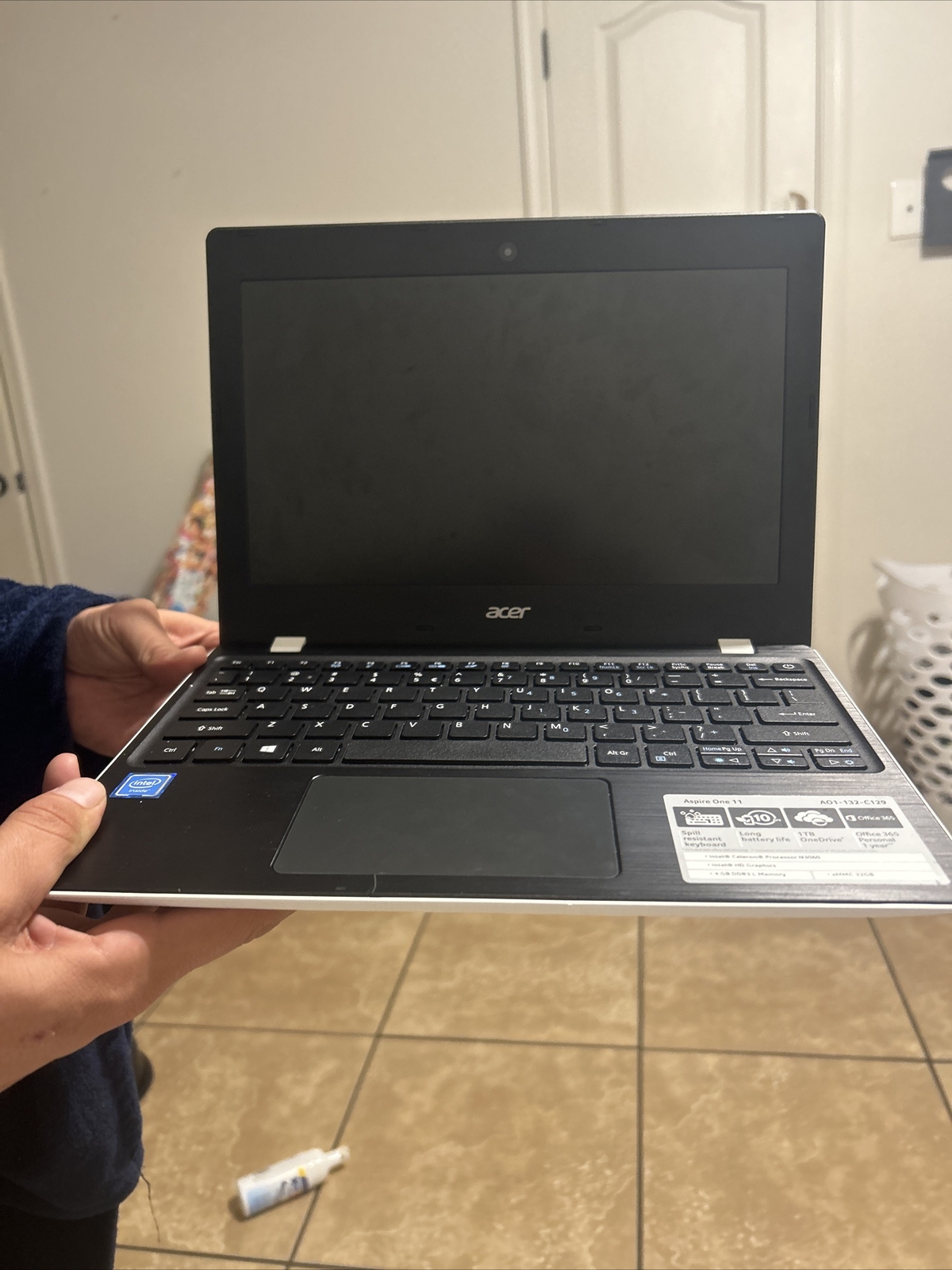 Aspire one 11 (Model Number: N16Q9) DOES NOT TURN ON