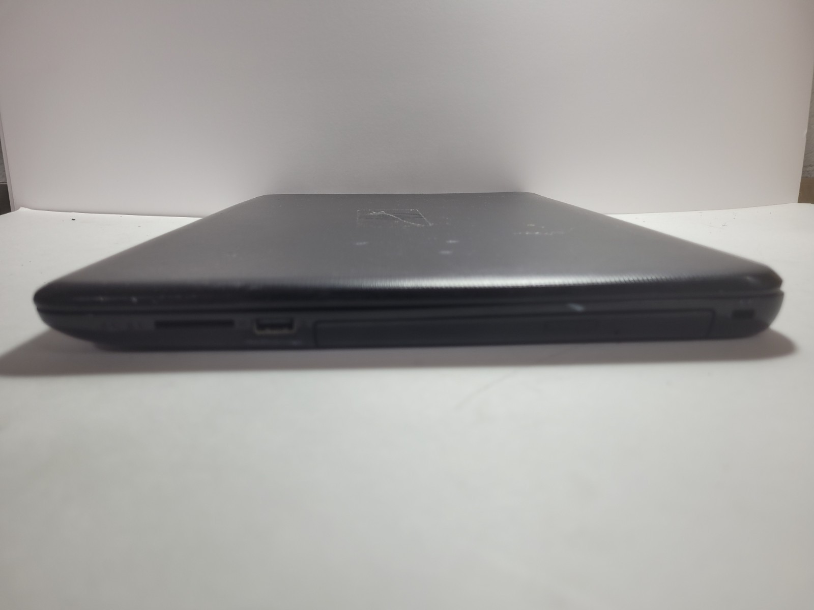 HP model 15-ba009dx w/AMD-A6-7310, 4GB RAM, 15.6″ Laptop for Repair#0361
