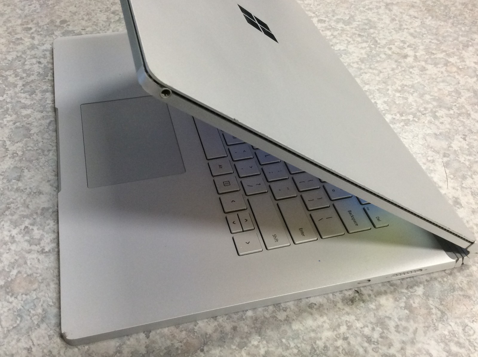 Microsoft Surface Book 2 15 TOUCH i7-8650U 1.9GHz 16GB 512GB NVIDIA GTX 1060 6GB