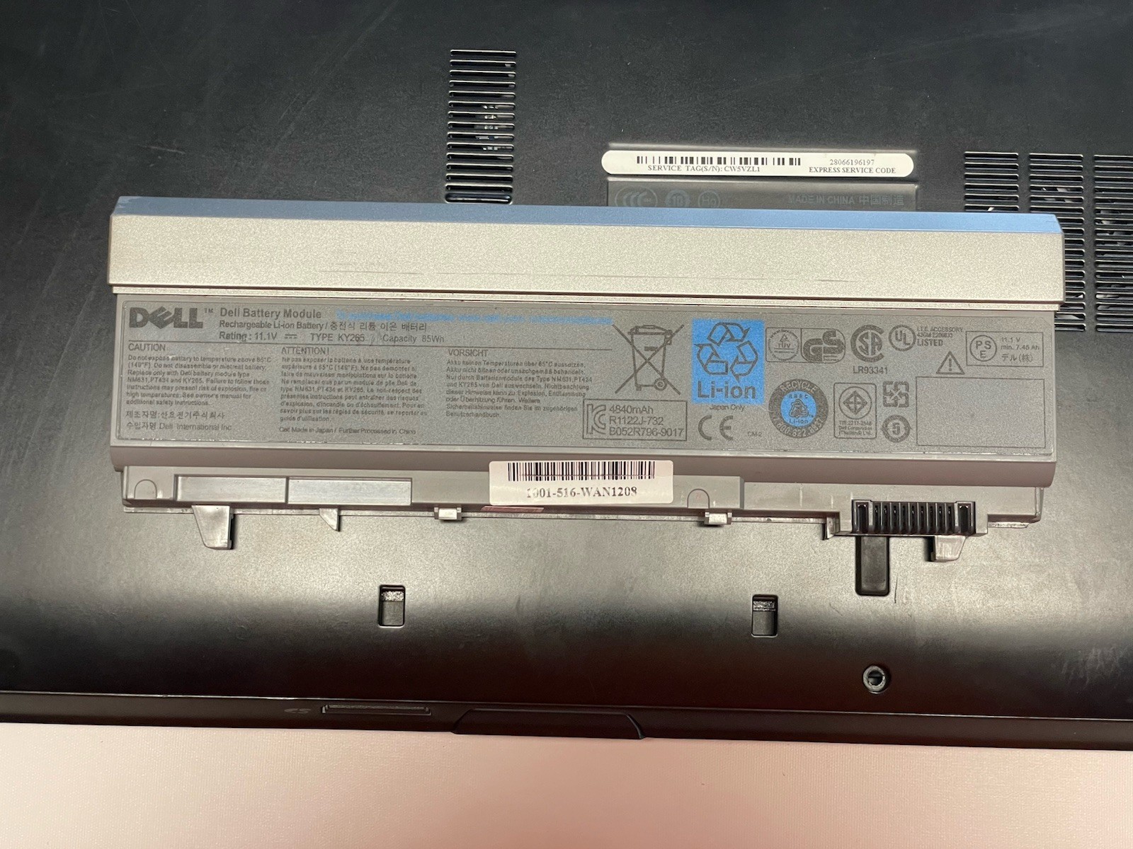 Dell Latitude E6400 Laptop 14″ Intel Core 2 Duo 4GB RAM (NO HDD/OS/Charger) READ