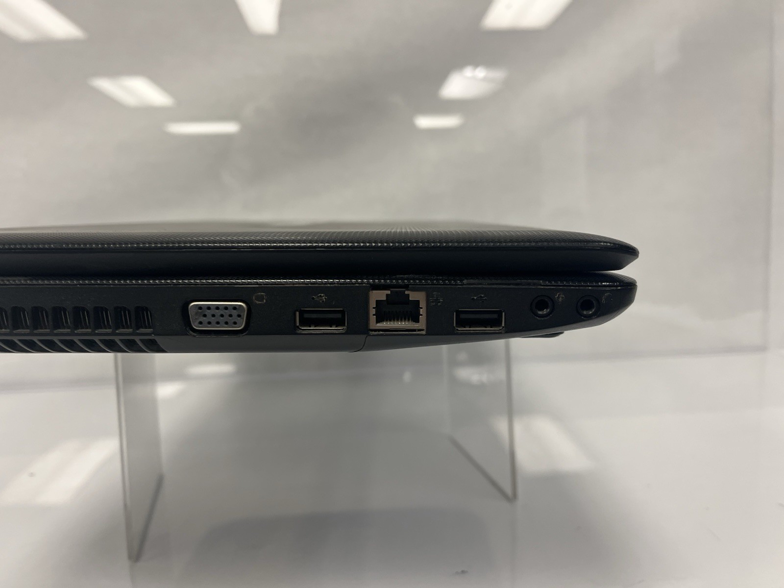 Toshiba C655D-S5088 AMD Athlon II P340 Dual Core 2.20GHz 4GB RAM 500GB HDD