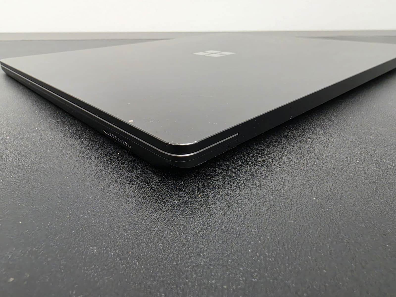 Microsoft Surface Laptop 4 – 13.5″ i7 1185G7 16GB Ram 512GB SSD Win 11 Pro