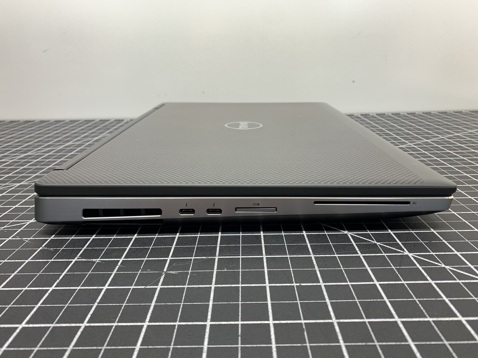 DELL PRECISION 7540 CORE i7-9850H | 24GB RAM, AMD RADEON PRO WX 3200 | #T856