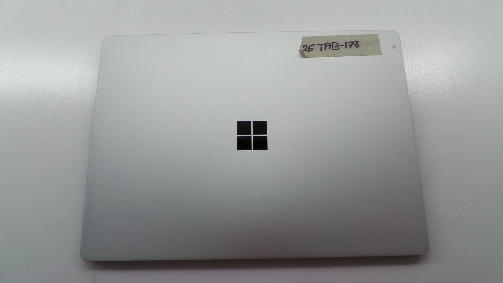 Microsoft Surface Laptop 2 | 13.5″ Touch | i7-8650U 16GB RAM 512GB SSD **READ**