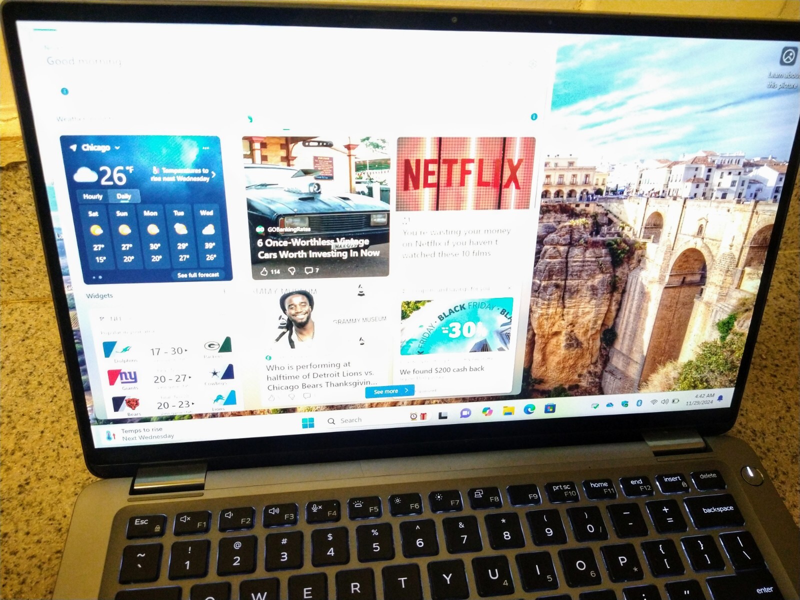Dell PC/Tablet 2in1 Touchscreen Intel i7 (8th Gen) 256GB SSD 16GB RAM Bluetooth