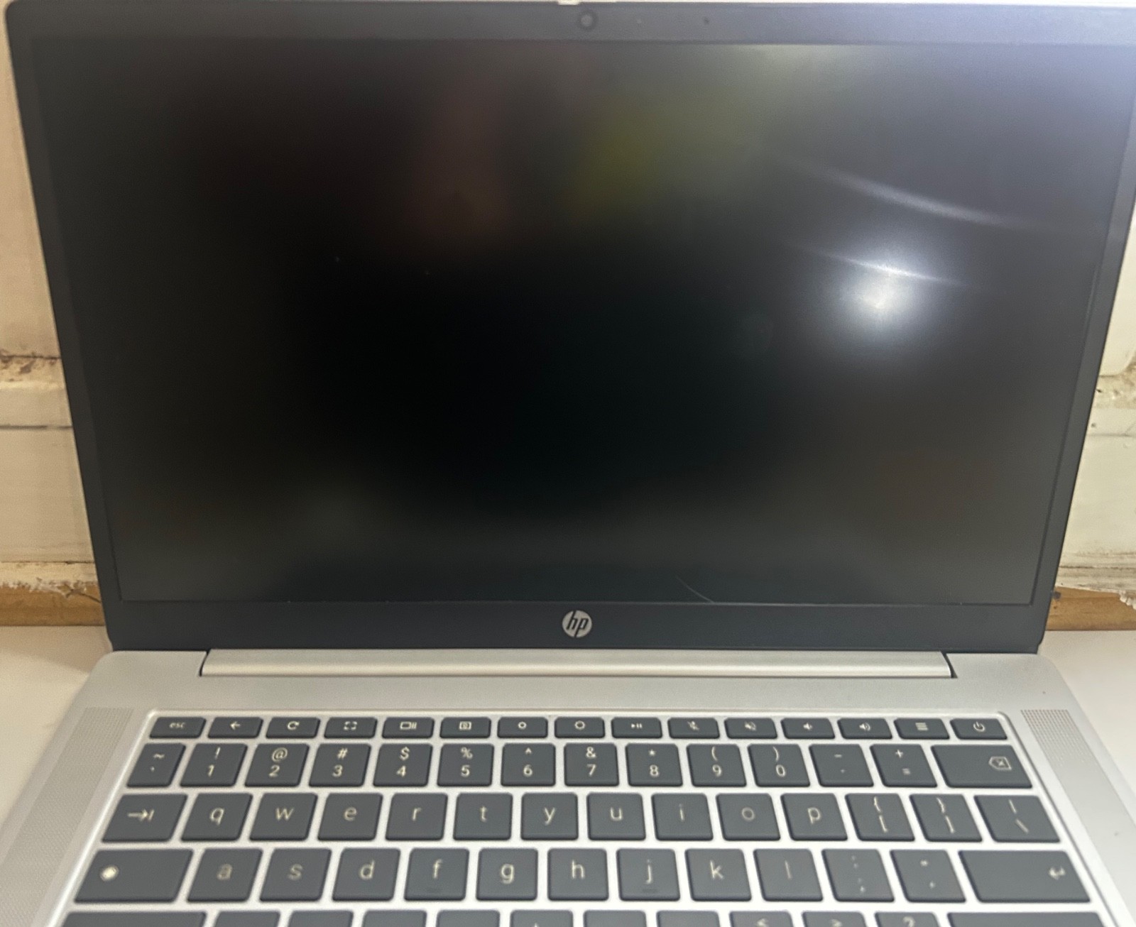 hp Chromebook 14a-nf0131wm, slightly used, silver, good condition