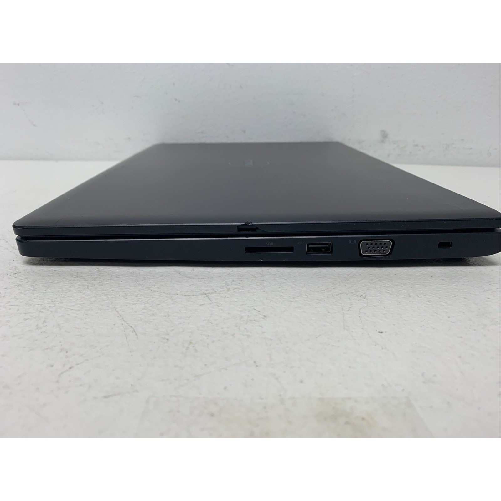 Dell Latitude 3560 15.6″ i3 5005U 2.0GHZ 4GB RAM 250GB HHD