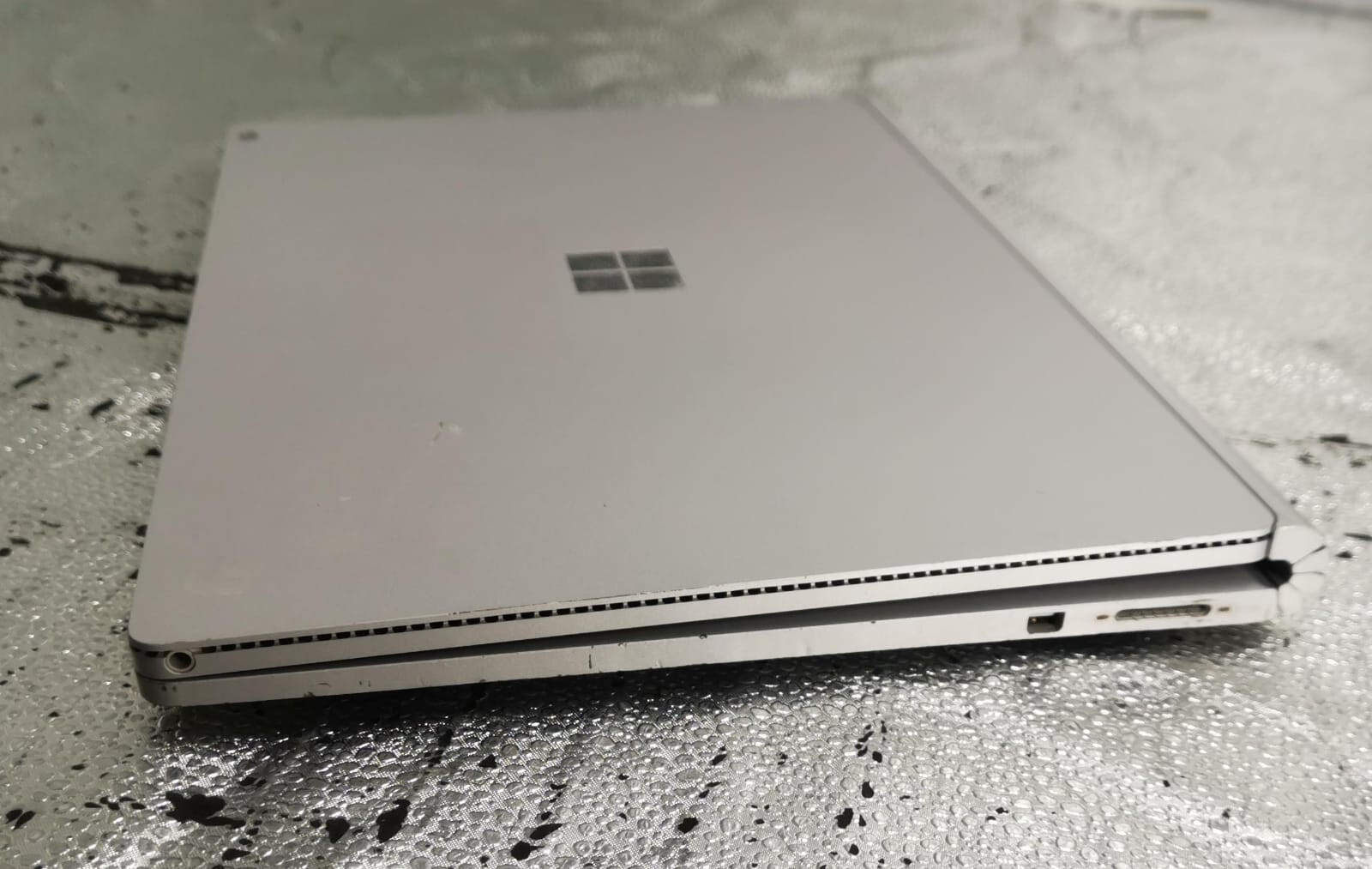 Microsoft Surface Book 13.5″ Intel Core i5-6300U 8GB RAM 256GB