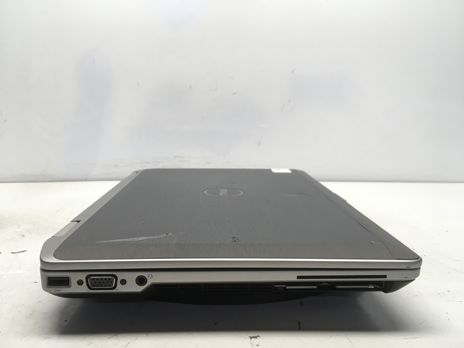 Dell Latitude E6420 Intel i5-2540M 2.6GHz 4 GB NO HDD No Batt