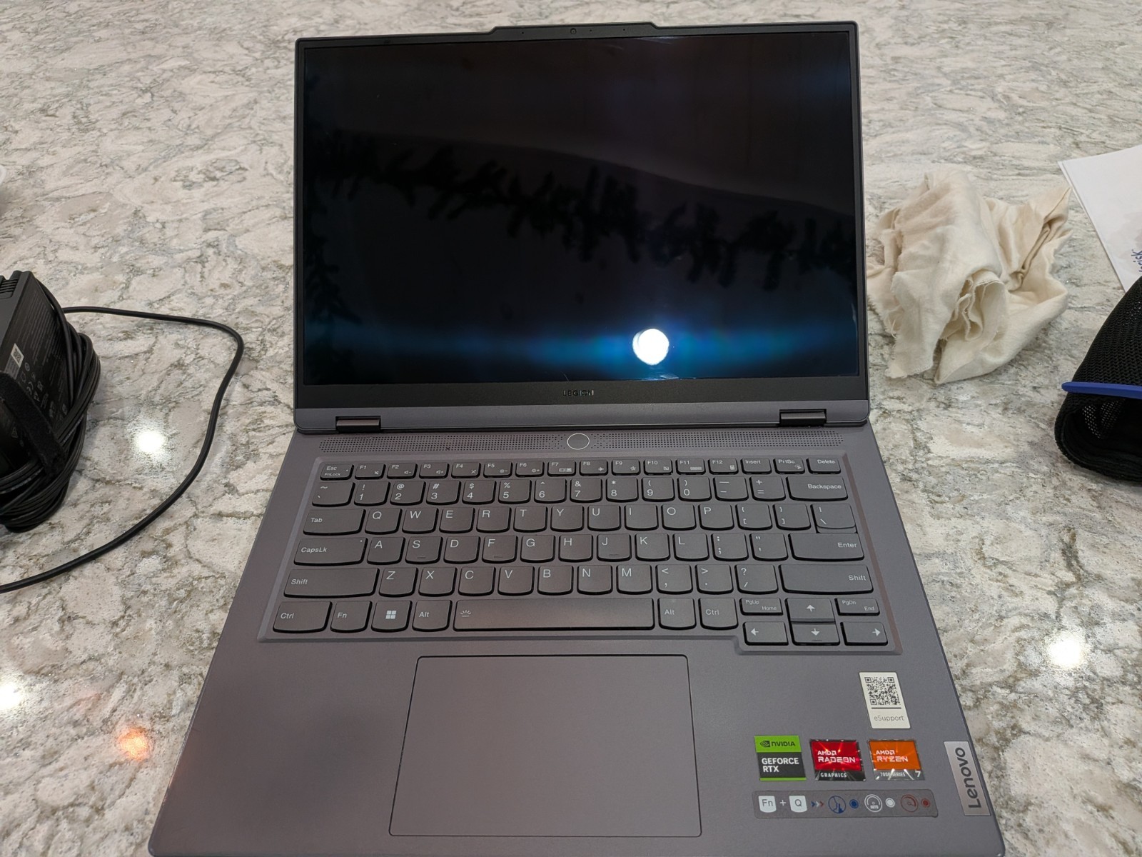 Lenovo Legion Slim 5 14APH8 14.5″ OLED Laptop – FOR PARTS / DEAD MOB + 1 TB SSD