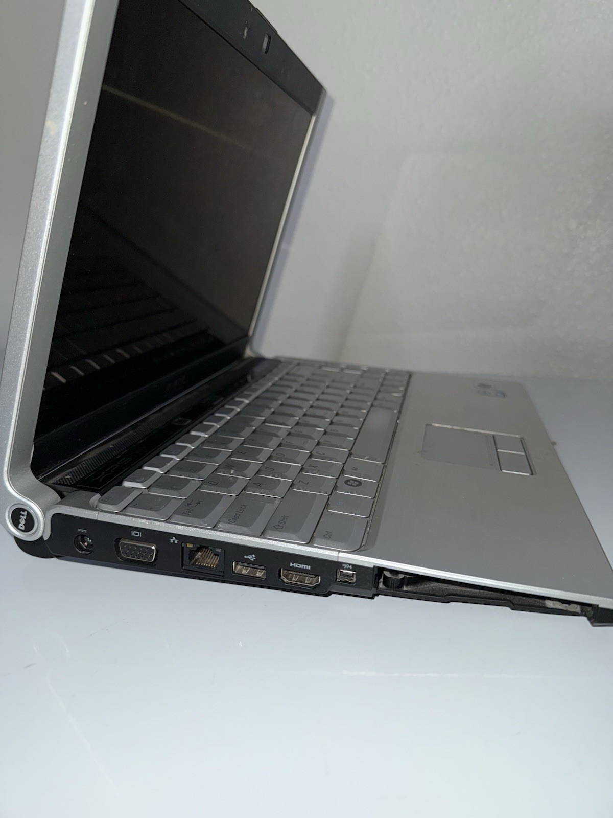 Dell XPS M1330 Laptop Intel Core 2 Duo CPU 13″ No HDD & NO POWER PARTS ONLY