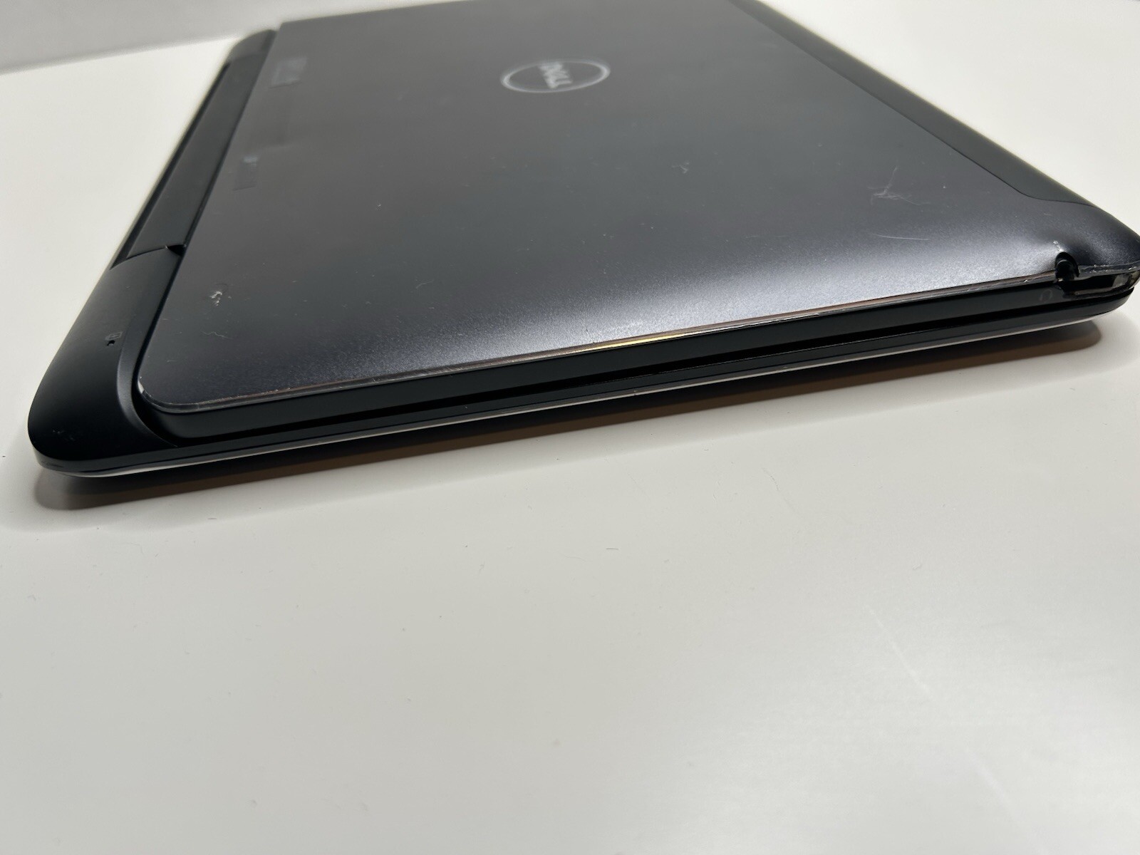 Dell Latitude 7350 Core m-5Y71 1.20GHz FOR PARTS/REPAIR NO POWER