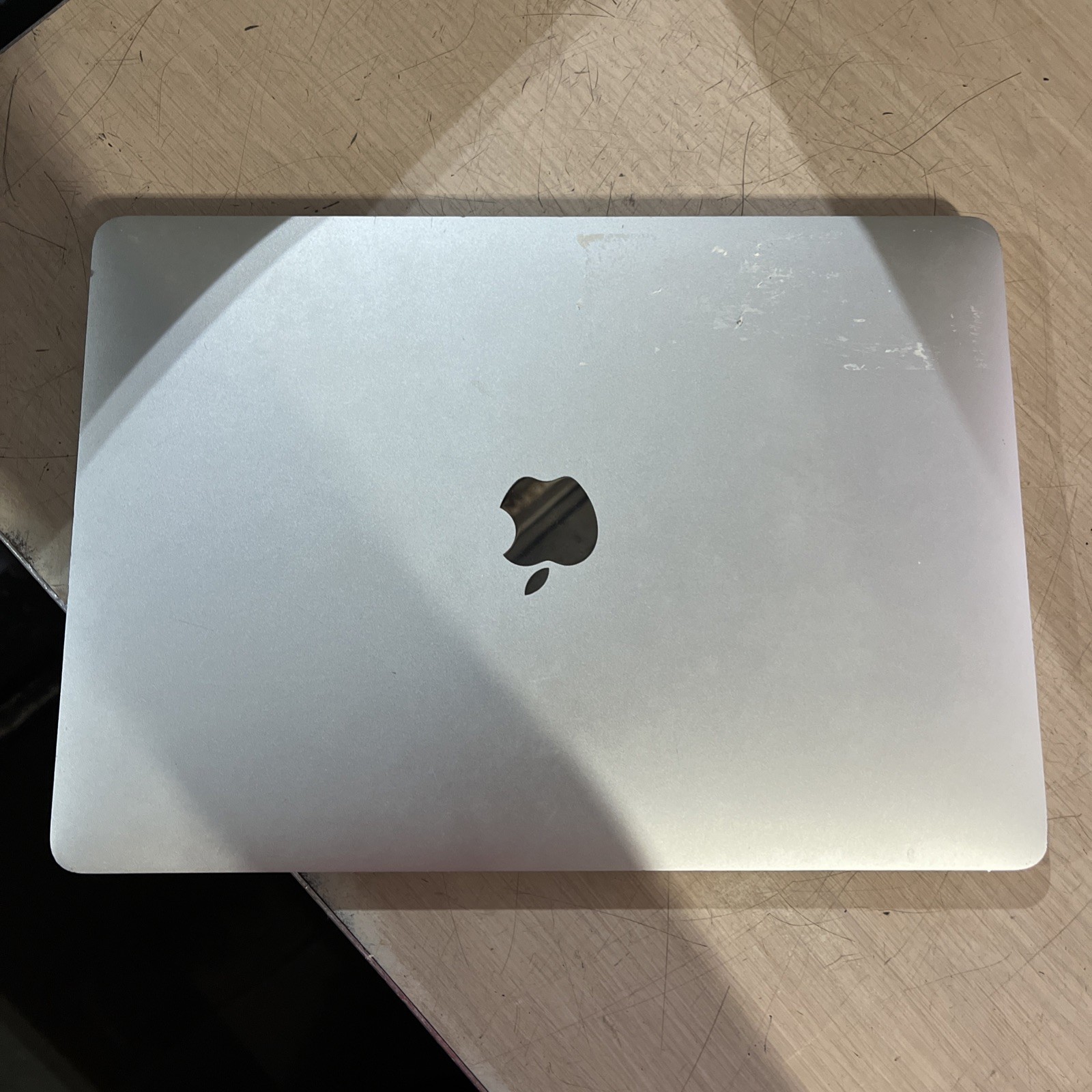 APPLE MACBOOK PRO “M1″ 8 CPU/8 GPU 13” 3.2GHZ 8GB RAM 256SSD
